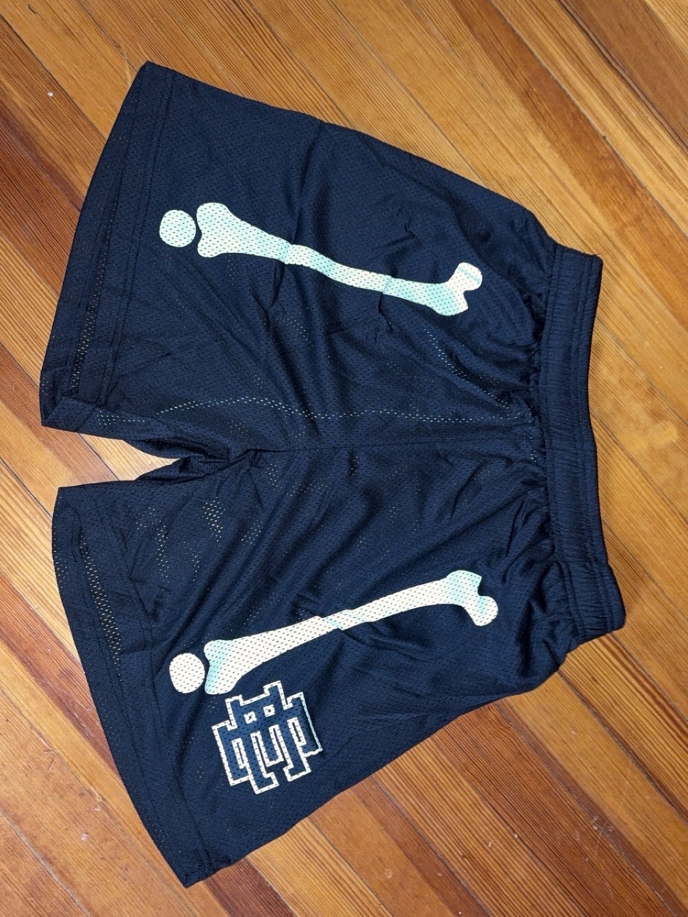 Eric Emanuel Shorts (bones)